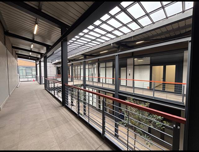 156M² OFFICE TO LET IN DURBANVILLE CENTRAL
